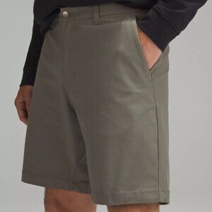 Lululemon Men's Commission Shorts 9" – Size 30 – Gray
